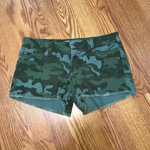 Camo lei Shorts